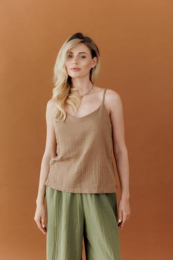 Майка з мусліну на бретелях карамель Майка з мусліну на бретелях карамель