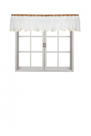 Фіранка молочна з мереживом