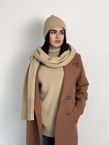 В'язана жіноча шапка тепла бежева