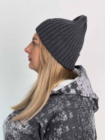 В'язана шапка жіноча графіт