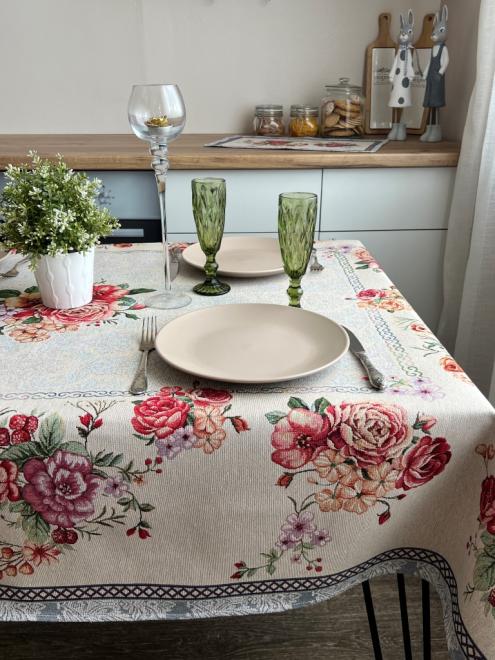 Гобеленова скатертина на стiл Manila