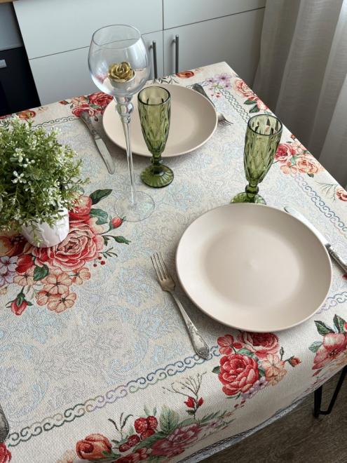 Гобеленова скатертина на стiл Manila