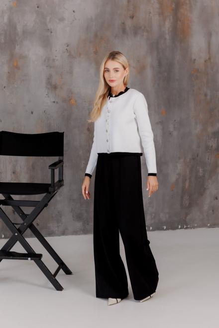 Жіночий костюм з брюками палацо і жакетом