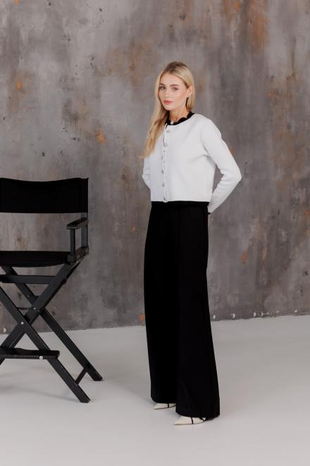 Жіночий костюм з брюками палацо і жакетом