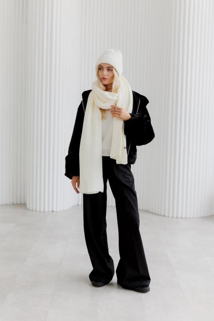 Жіночий в'язаний шарф молочний Winter Mood