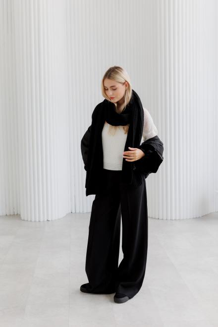 Жіночий в'язаний шарф чорний Winter Mood