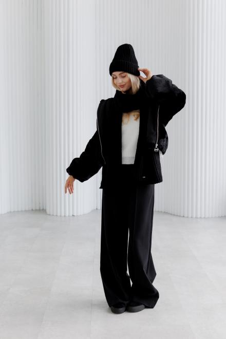 Жіноча в'язана шапка чорна Winter Mood