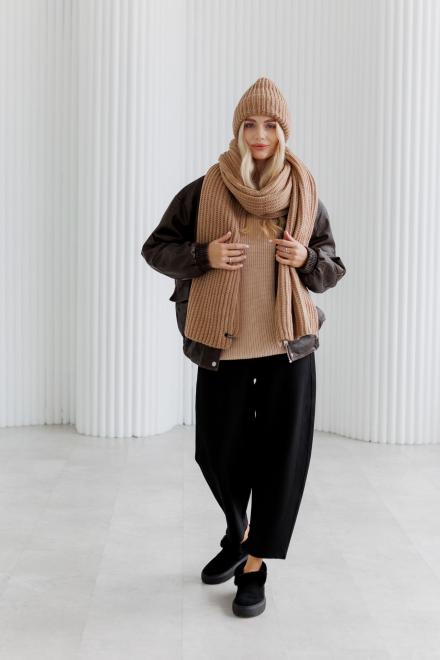 Жіночий в'язаний шарф бежевий Winter Mood