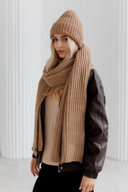Жіночий в'язаний шарф бежевий Winter Mood
