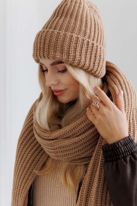 Жіночий в'язаний шарф бежевий Winter Mood