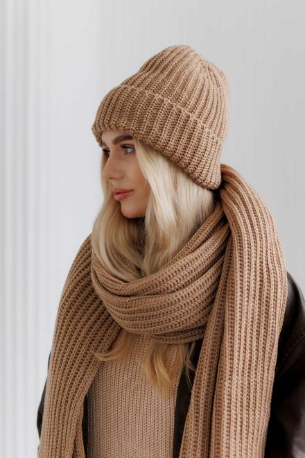 Жіночий в'язаний шарф бежевий Winter Mood