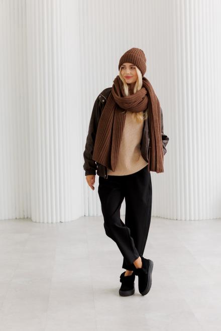 Жіночий в'язаний шарф коричневий Winter Mood