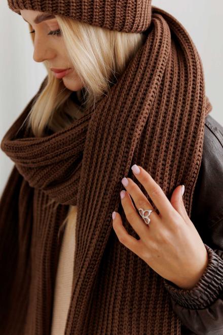 Жіночий в'язаний шарф коричневий Winter Mood