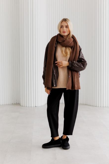 Жіночий в'язаний шарф коричневий Winter Mood