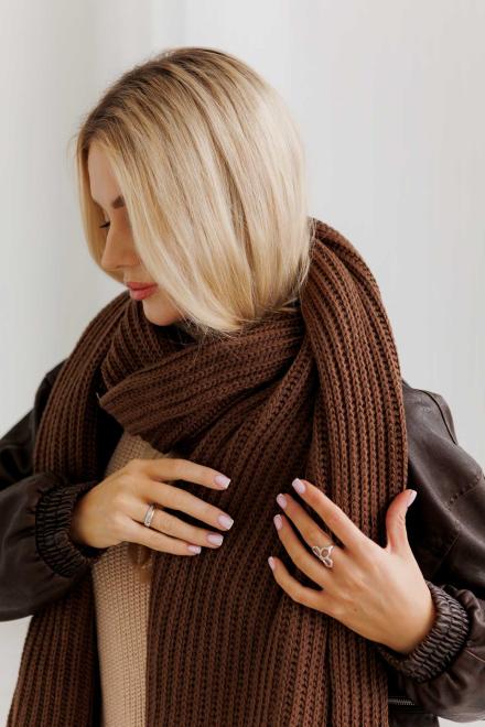 Жіночий в'язаний шарф коричневий Winter Mood