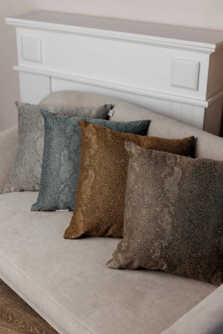 Декоративна подушка 45х45см PYTHON руда