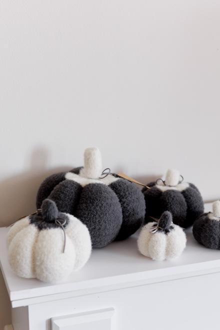 Декоративний виріб Pumpkin сірий