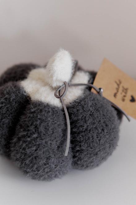 Декоративний виріб Pumpkin сірий