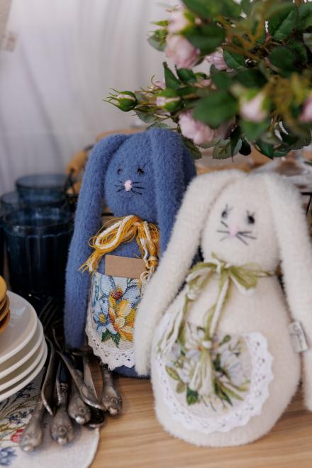 Інтер'єрний стопер Зайка пухнастий волошковий