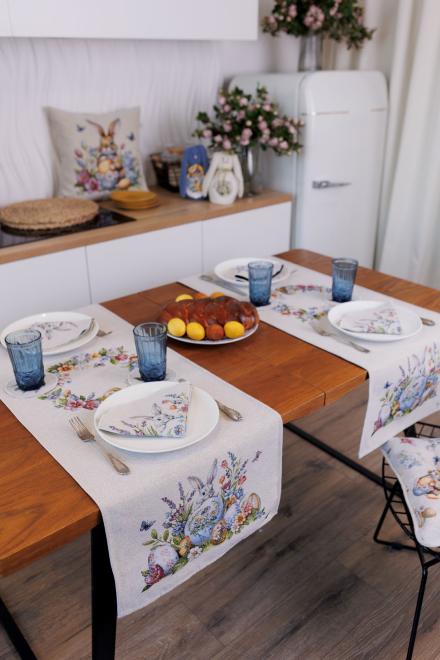 Великодня гобеленова доріжка на стіл Суцвіття