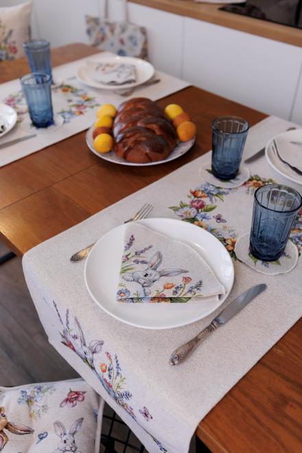 Великодня гобеленова доріжка на стіл Суцвіття