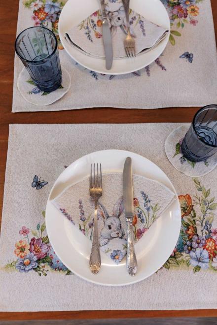 Кругла Великодня серветка на стіл Суцвіття