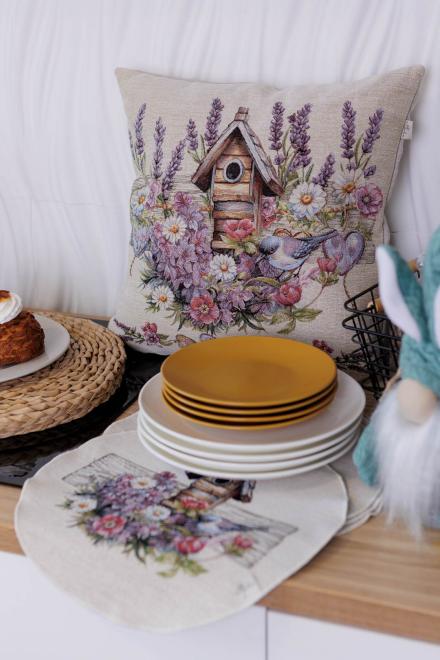 Декоративная гобеленовая подушка Лавандовый садик птичка возле скворечника