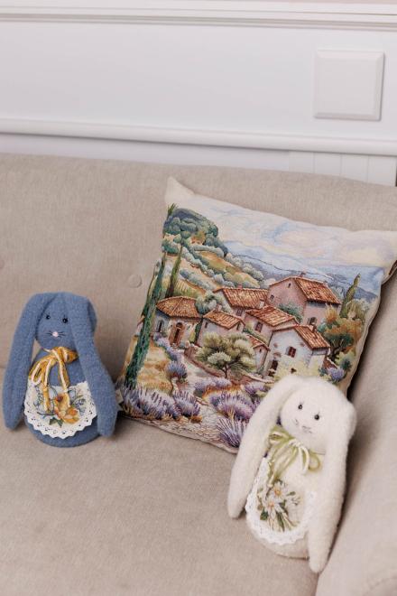 Інтер'єрний стопер Зайка пухнастий волошковий