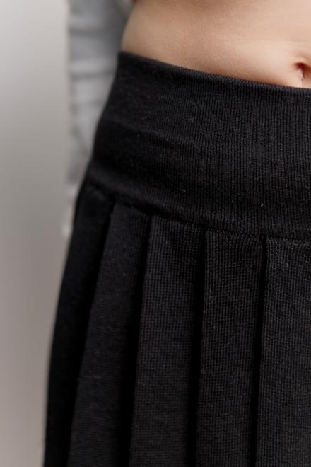 Спiдниця пліссе дитяча чорна зі смужкою