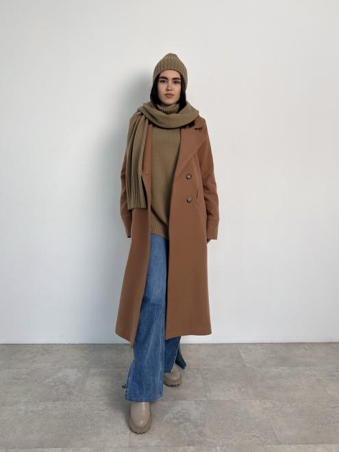 В'язана жіноча шапка тепла горіхова