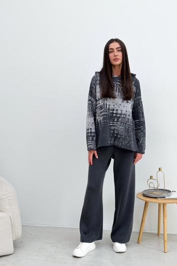 В'язаний жіночий костюм світшот зі штанами графітовий Vibe В'язаний жіночий костюм світшот зі штанами графітовий Vibe