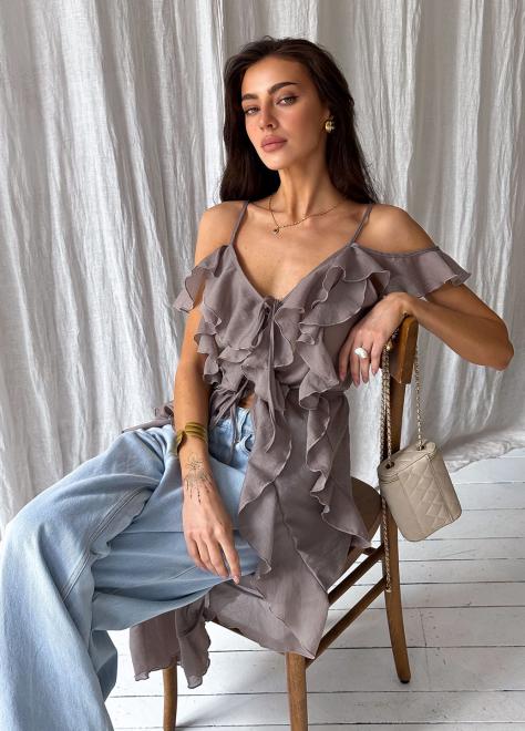 Блузка с воланами длинная кофейная