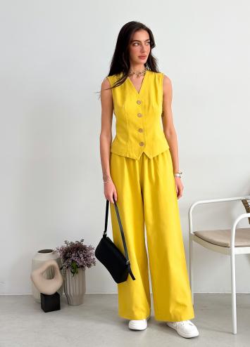  Жіночий брючний костюм із жилетом Шафран