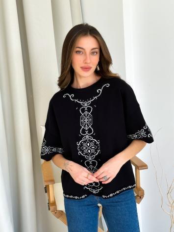 Жіноча Вишиванка чорно-біла