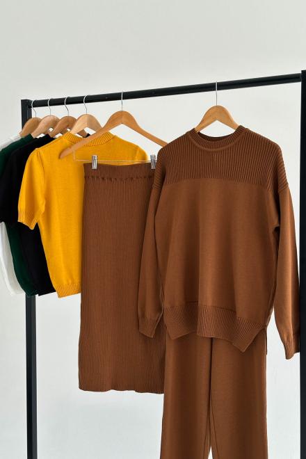 Костюм жіночий зі спідницею Katrin  кориця