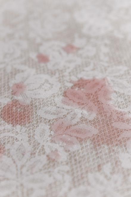 Скатертина плямостійка Мереживо на натюрель