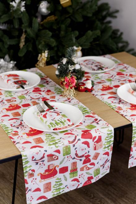 Новорічна доріжка на стіл Санта на білому