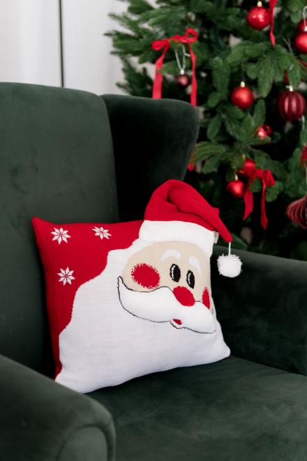 Новорічна наволочка декоративна в'язана Святий Миколай