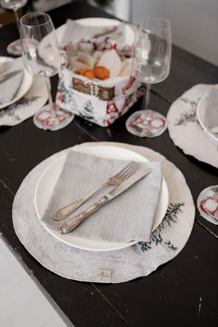 Кругла гобеленова серветка Snowfall