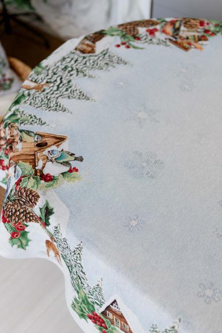 Новорічна овальна гобеленова скатертина Squirrel