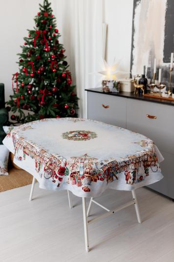Новорічна овальна гобеленова скатертина Carousel