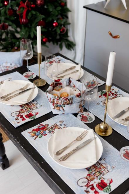 Гобеленова новорічна серветка Carousel