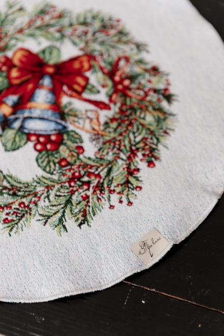Кругла гобеленова новорічна серветка Carousel