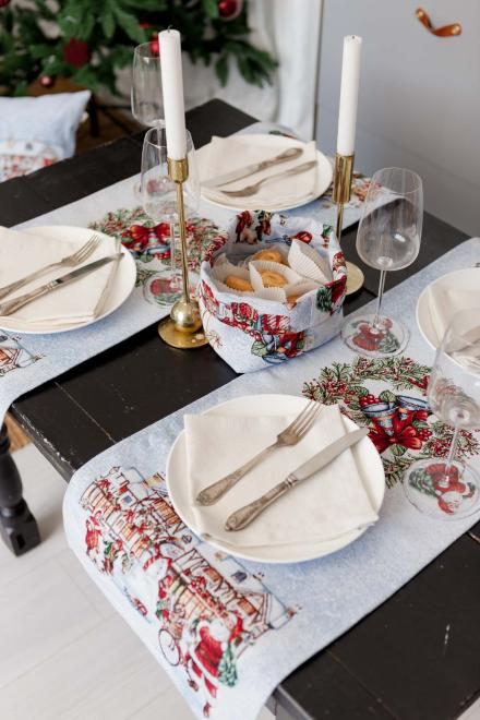 Ранер гобеленовий новорічний Carousel