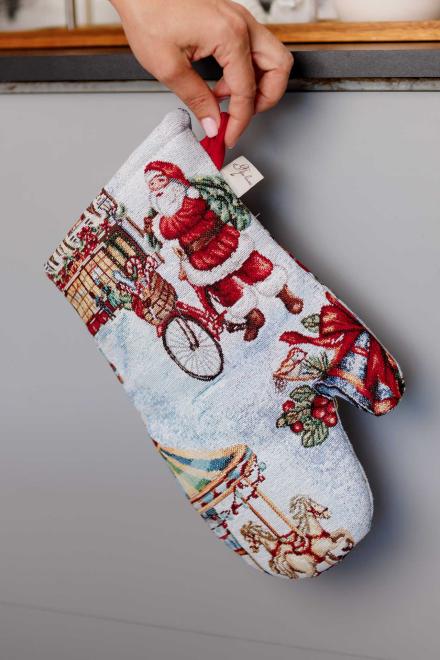 Новорічна гобеленова кухонна рукавиця Carousel