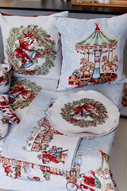 Новорічна декоративна подушка Carousel Дзвіночки