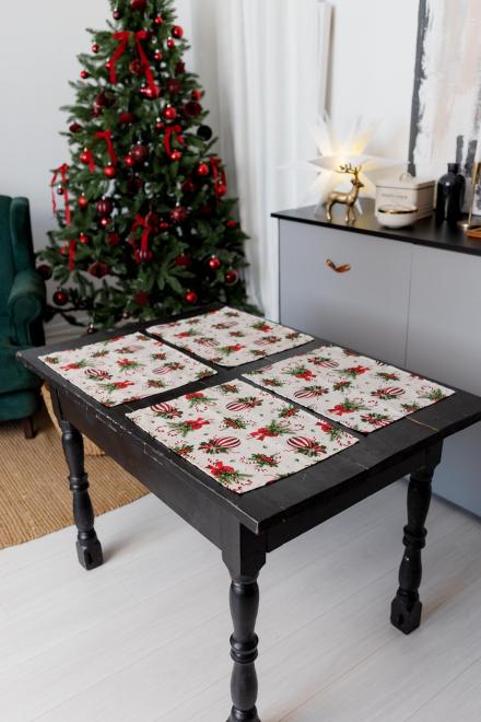 Новорічна серветка на стіл Stripe Balls