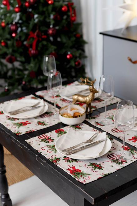 Новорічна серветка на стіл Stripe Balls