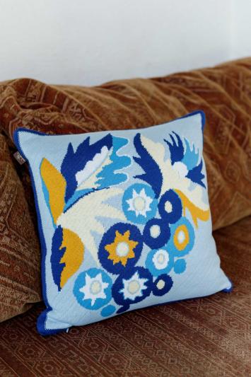 Подушка в'язана Самчиківські мотиви Подушка в'язана Самчиківські мотиви