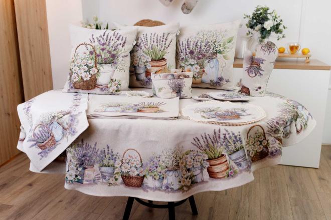 Овальная гобеленовая скатерть на стол Provence